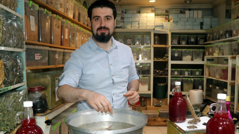 6 asırlık tarifle Osmanlı şerbeti kaynatıyor