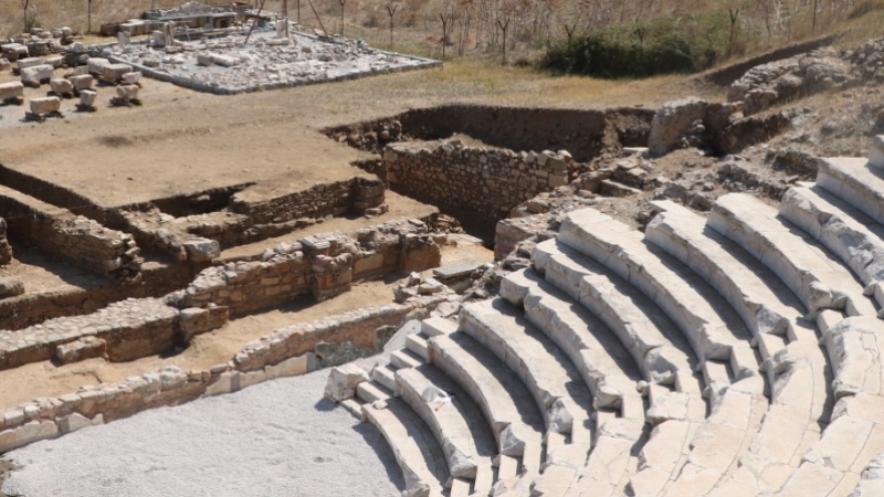 Parion'un bin 850 yıllık sahnesinde 'bulmaca' çözüldü