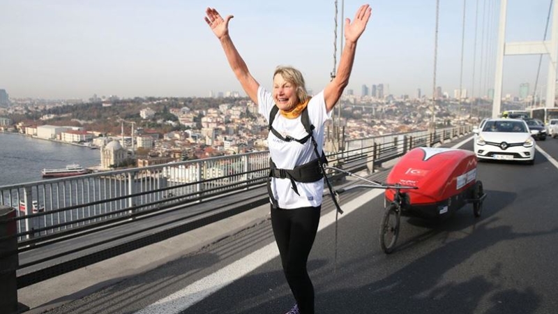 İngiltere'den Nepal'e yürüyen 73 yaşındaki gezgin İstanbul'da