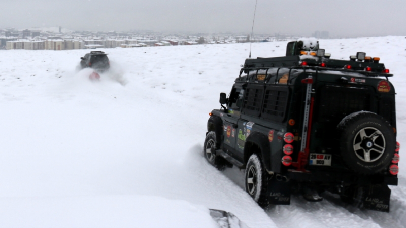 Off-road yarışçılarının kalbi kayağın merkezinde atacak