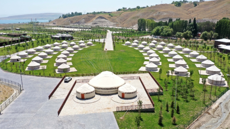 Ahlat ve Malazgirt'te Sultan Alparslan Otağı ile Türk boylarını temsil eden çadırlar kuruldu