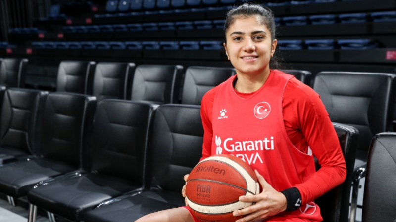 Milli basketbolcu Merve Aydın Fransa'da oynamanın mutluluğunu yaşıyor