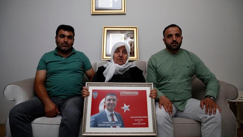 Bir şehit veren, üç gazisi olan Pilavcı ailesi 15 Temmuz gecesini unutmuyor
