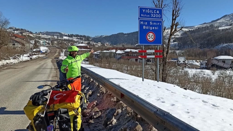 Camileri tanıtmak için Almanya'dan memleketi Düzce'ye pedal çevirdi