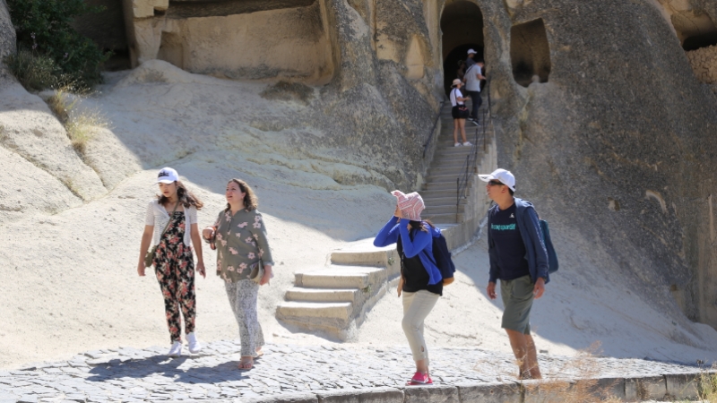 Kapadokya'yı temmuz ayında 393 bin 728 turist gezdi