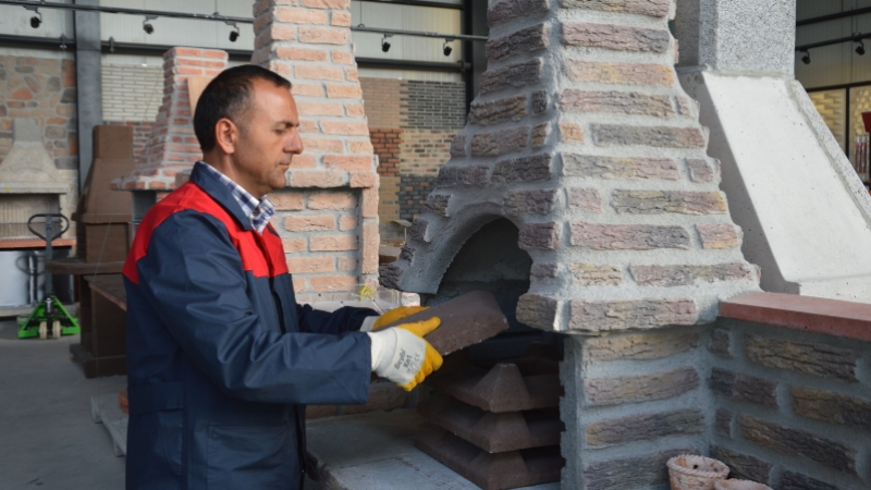 Almanlardan yapımını öğrendikleri barbeküyü Almanlara satıyorlar
