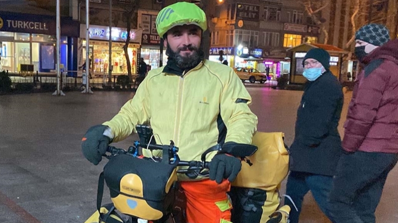 Almanya'dan bisikletle Çorlu'ya gelen gezgin Süleymaniye Camisi'ni tanıttı