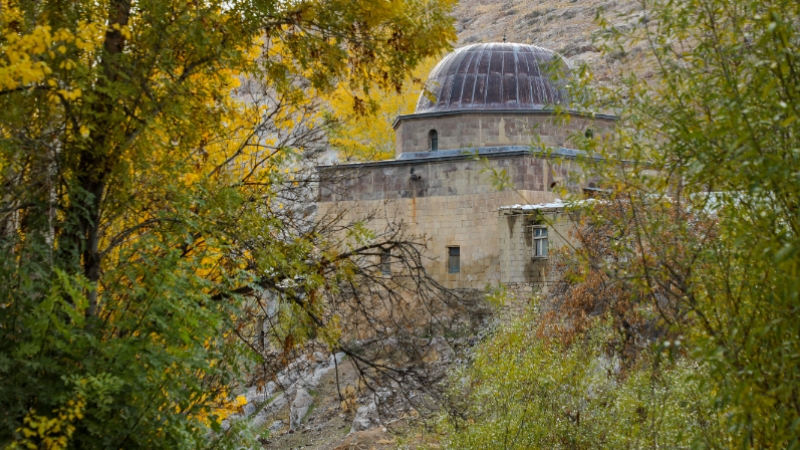 Van'da 311 yıllık cami, fotoğraf tutkunlarının ilgi odağı oldu