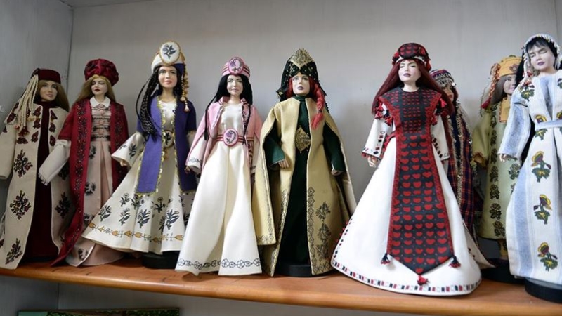 Kişiye özel üretilen kitre bebekler ilgi görüyor