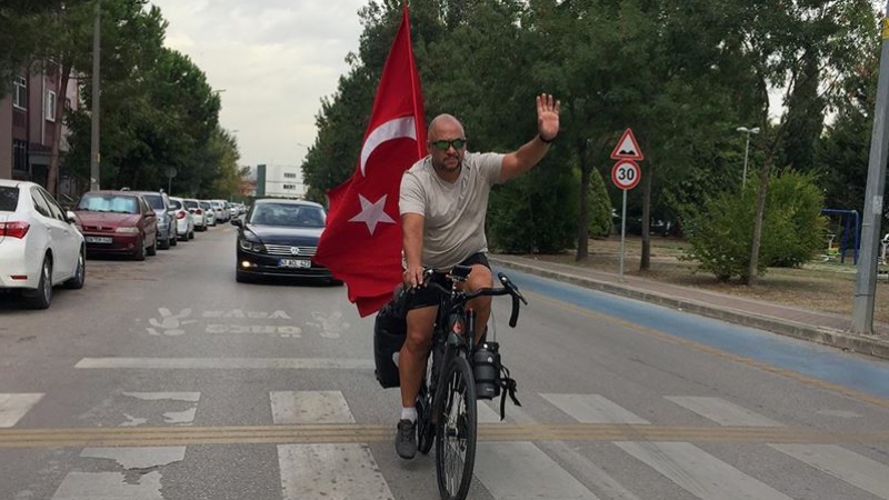 Türk tarihini ve kültürünü tanıtmak için Köln'den bisikletiyle yola çıkan Pak, Kocaeli'ye ulaştı