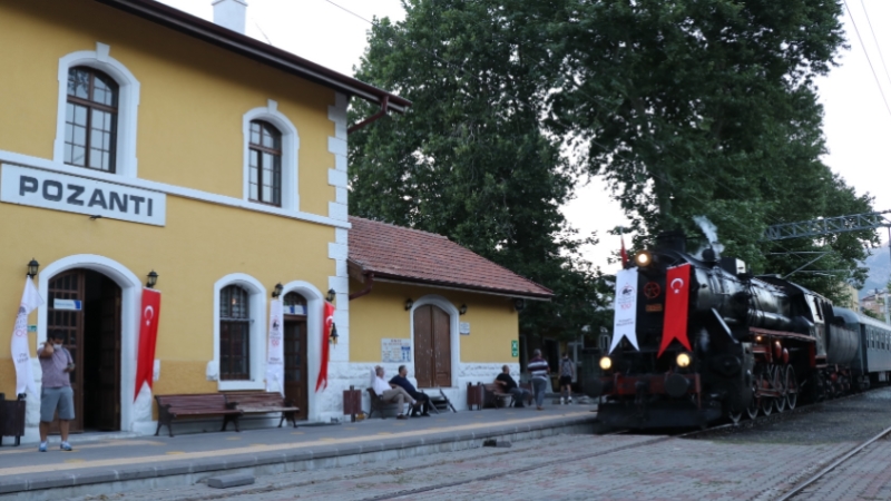 Atatürk'ü 100 yıl önce Pozantı'ya getiren buharlı kara tren yeninden Pozantı'da