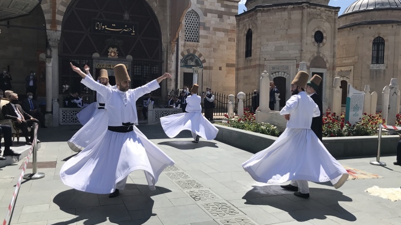 Mevlana Müzesi 2,5 ayın ardından ziyarete açıldı