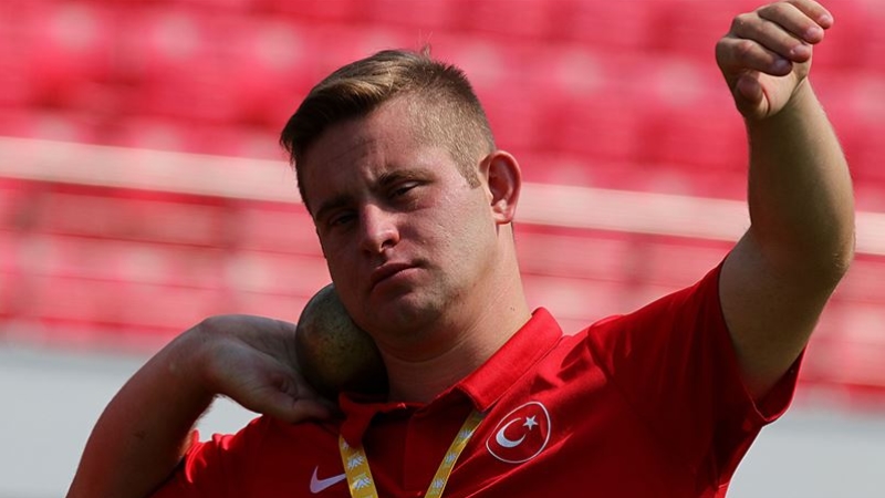 Özel sporcu Ali Topaloğlu, dünya rekoru ile döndü