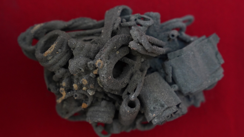 Smyrna Antik Kenti kazılarında gümüş takılar bulundu