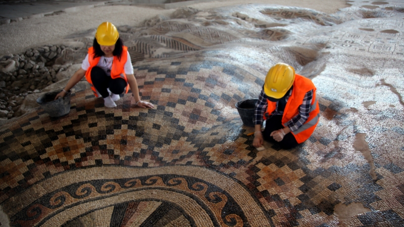 Dünyanın tek parça en büyük taban mozaiği görücüye hazırlanıyor