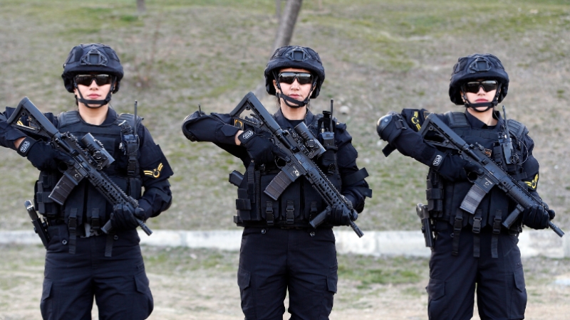 Jandarmanın kadın personeli hem vatanı koruyor hem de hayat kurtarıyor