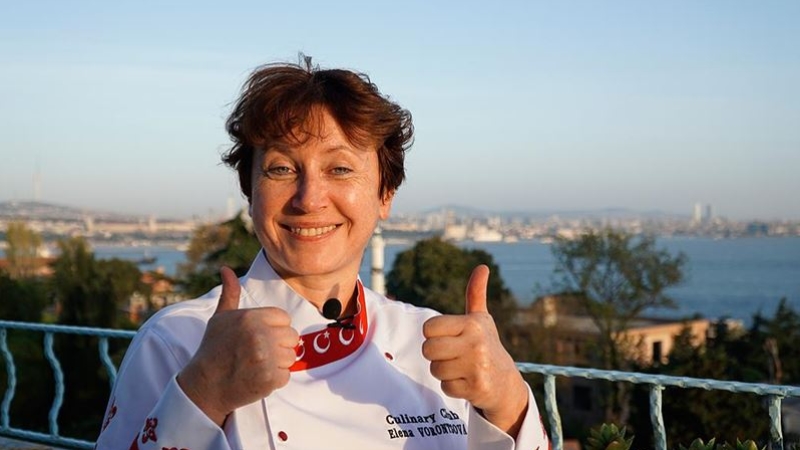 Rus şef Türk mutfağının lezzetlerini ve baharatlarını ülkesine tanıtıyor