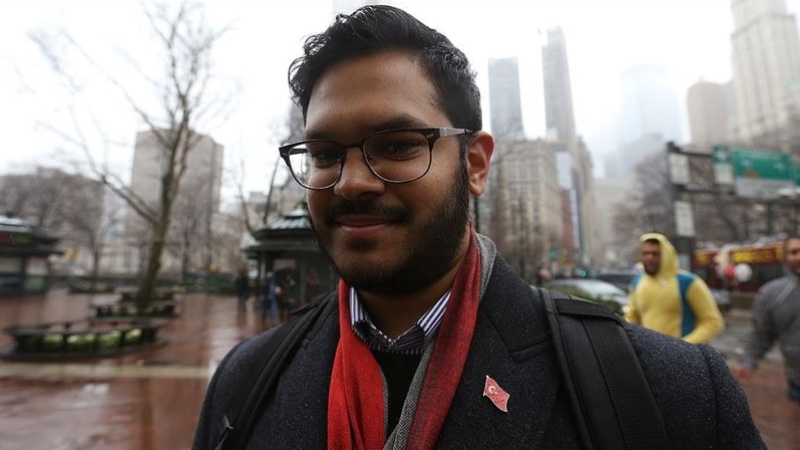New York'ta bindiği taksinin şoförü Türk bayrağı rozetini görünce ücret almadı